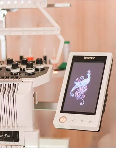 High-Tech und Präzision: Brother-Stickmaschine im Detail